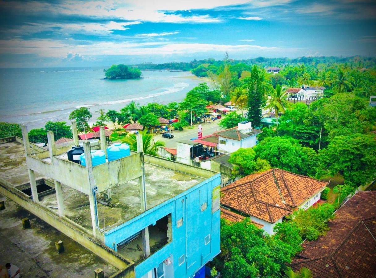 Surasa Beach Resort Weligama Exterior foto