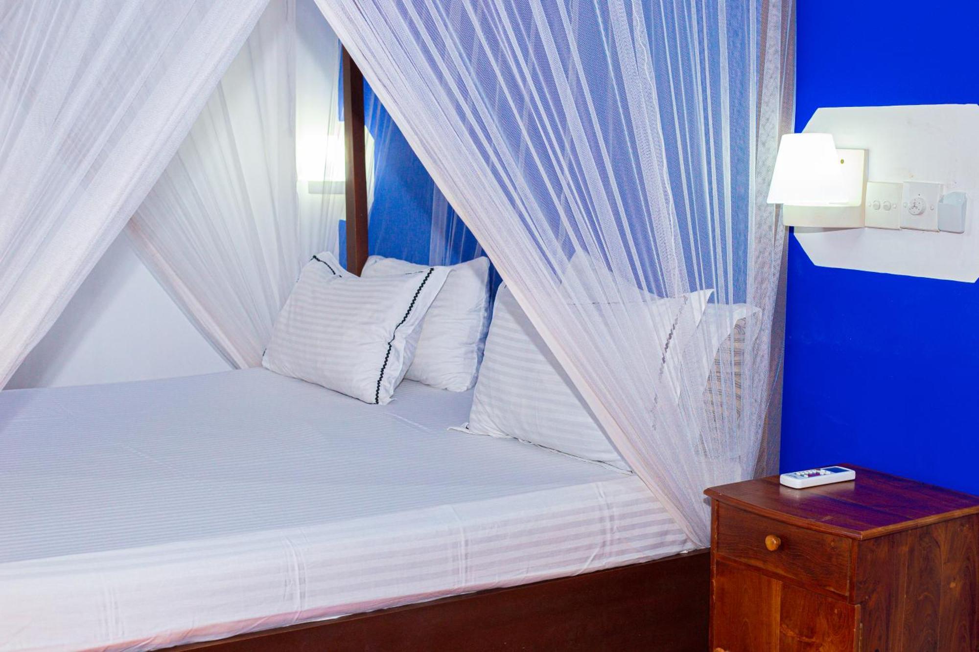 Surasa Beach Resort Weligama Exterior foto