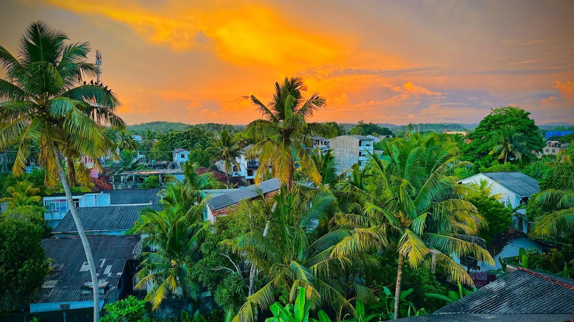 Surasa Beach Resort Weligama Exterior foto