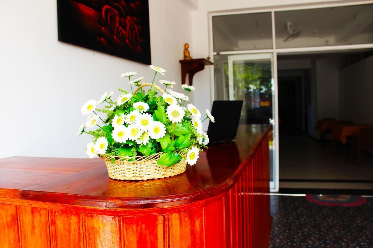 Surasa Beach Resort Weligama Exterior foto